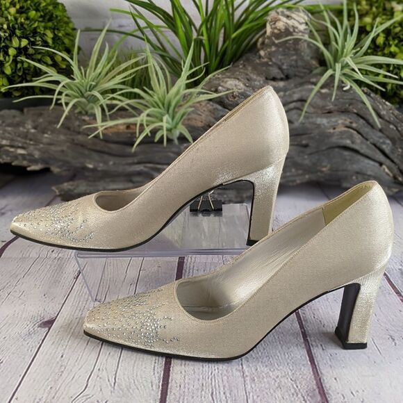 Vintage Stuart Weitzman Champagne Satin Rhinestone Pumps - Size 7 AA (Na… - Picture 5 of 9